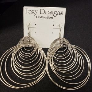 Silver dangling circle earrings